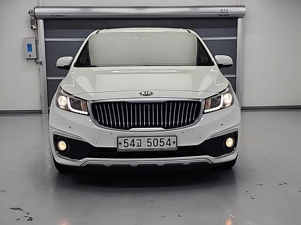 KIA Carnival - Vista 2