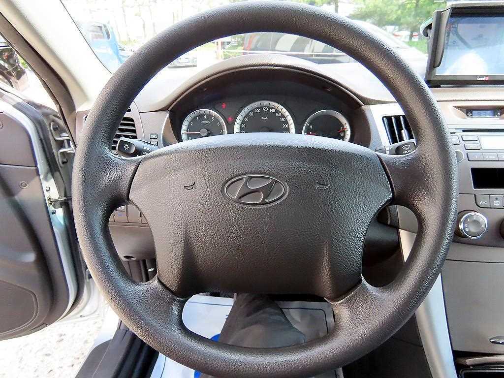 HYUNDAI Sonata - Vista 8