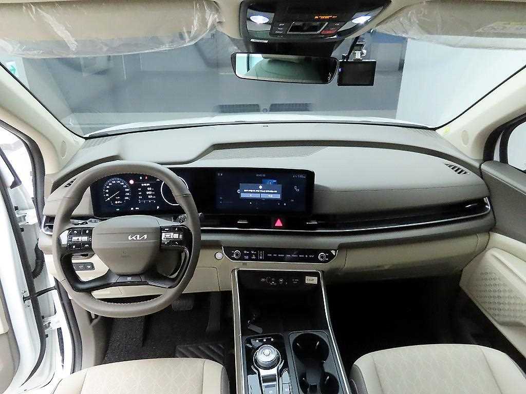 KIA Carnival - Vista 8