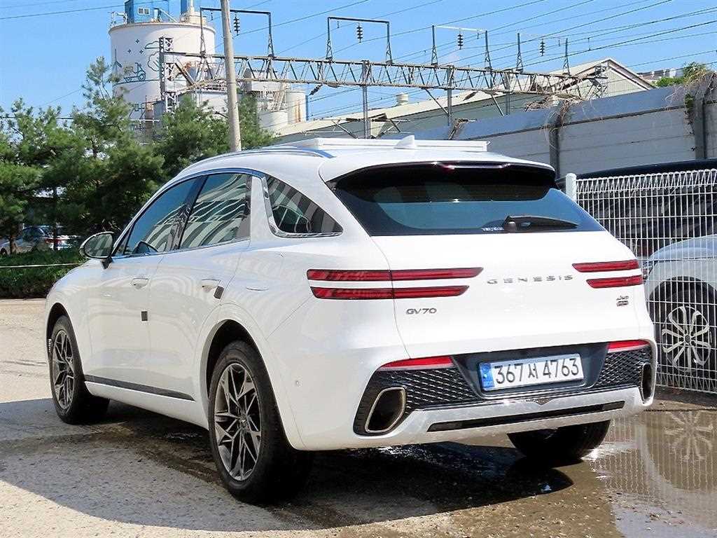 Genesis GV70 - Vista 3