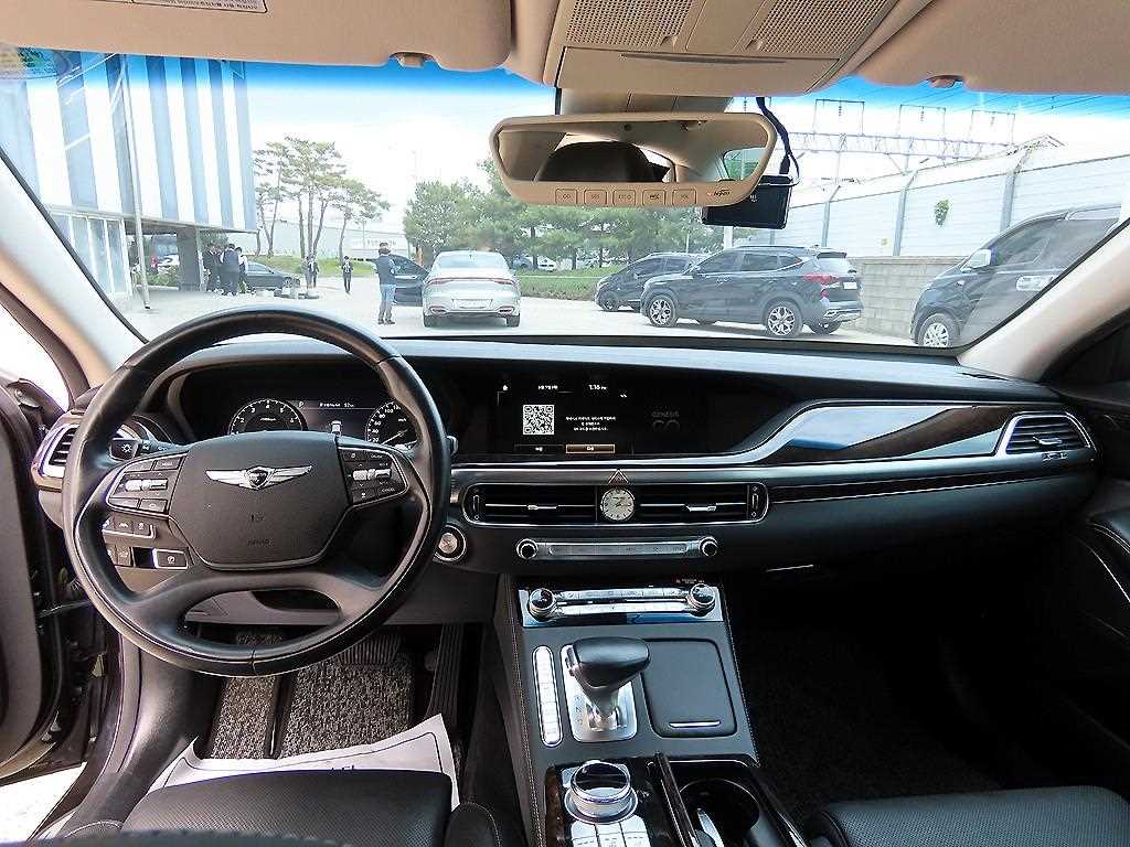 Genesis G90 - Vista 7