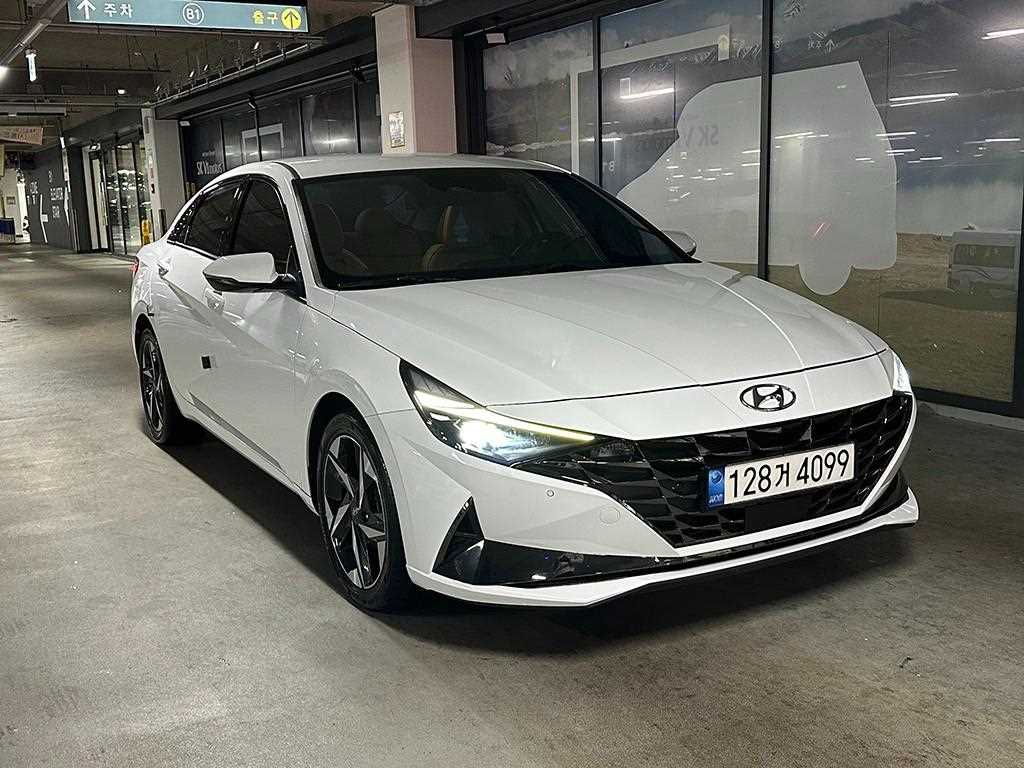 HYUNDAI Avante - Vista 2