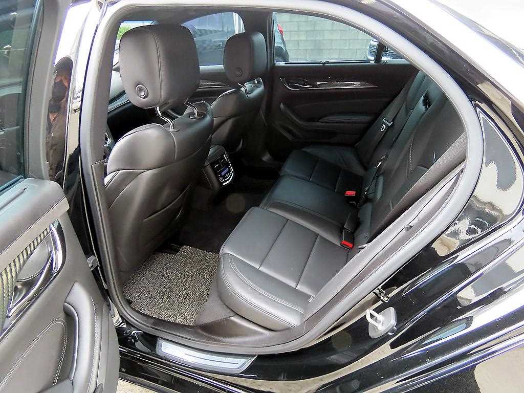 Cadillac CTS - Vista 6