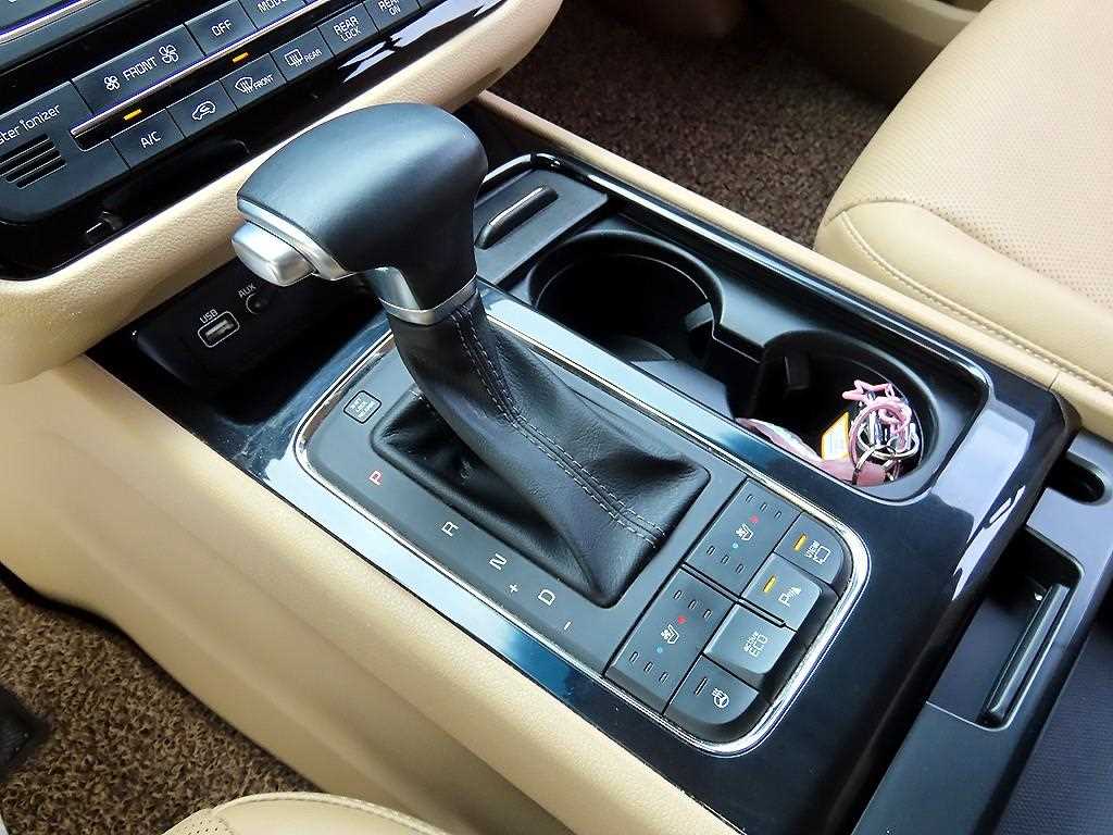 KIA Carnival - Vista 11