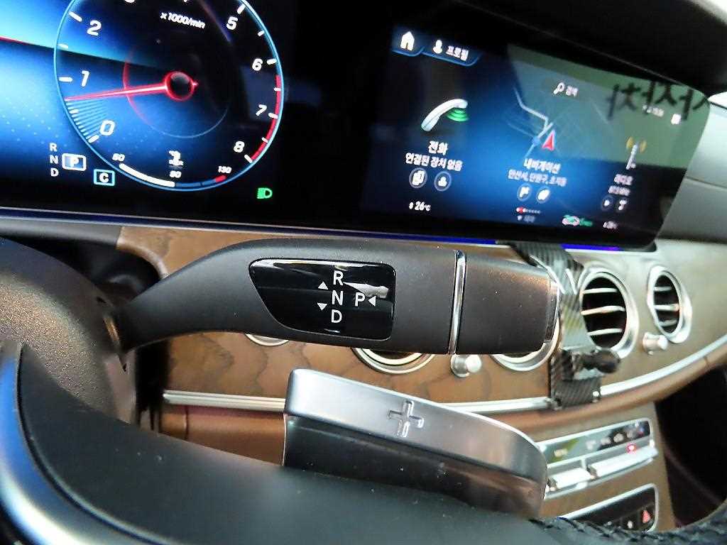 Mercedes Benz E class - Vista 10