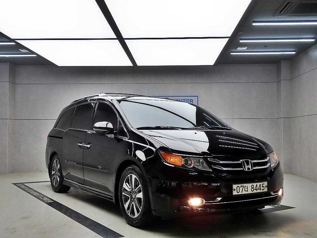 Honda Odyssey 2014 Negro - Importación desde Corea - HF Imports Iquique - Foto 1
