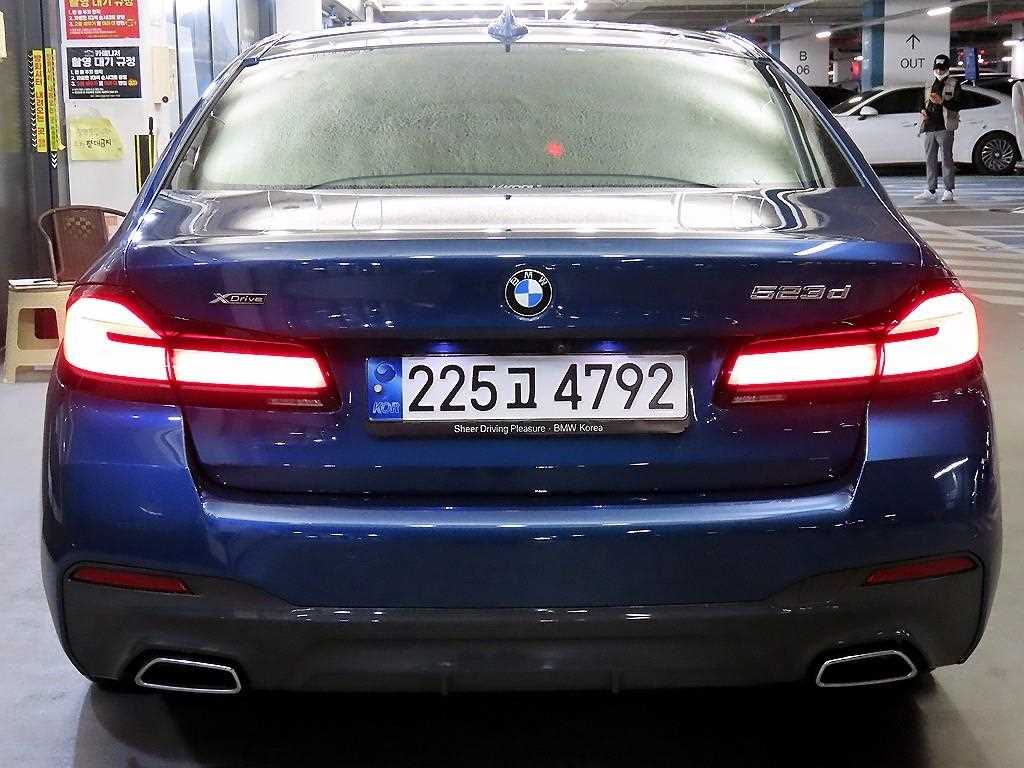 BMW 5 Series - Vista 5