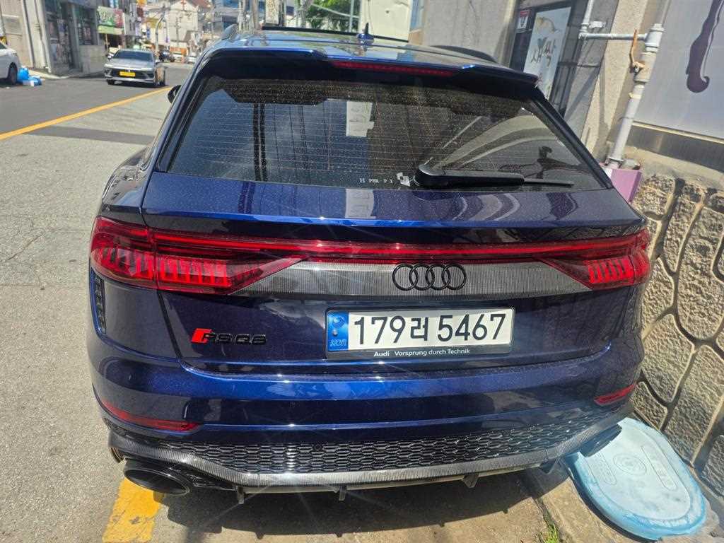 Audi RSQ8 - Vista 4