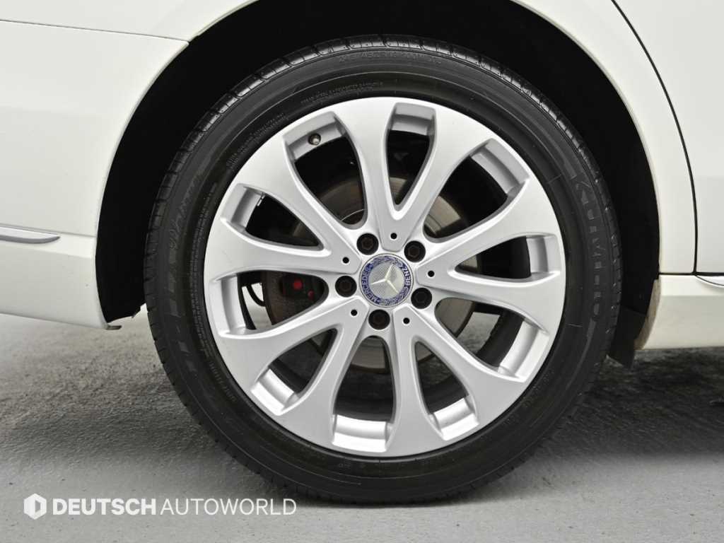 Mercedes Benz E class - Vista 5