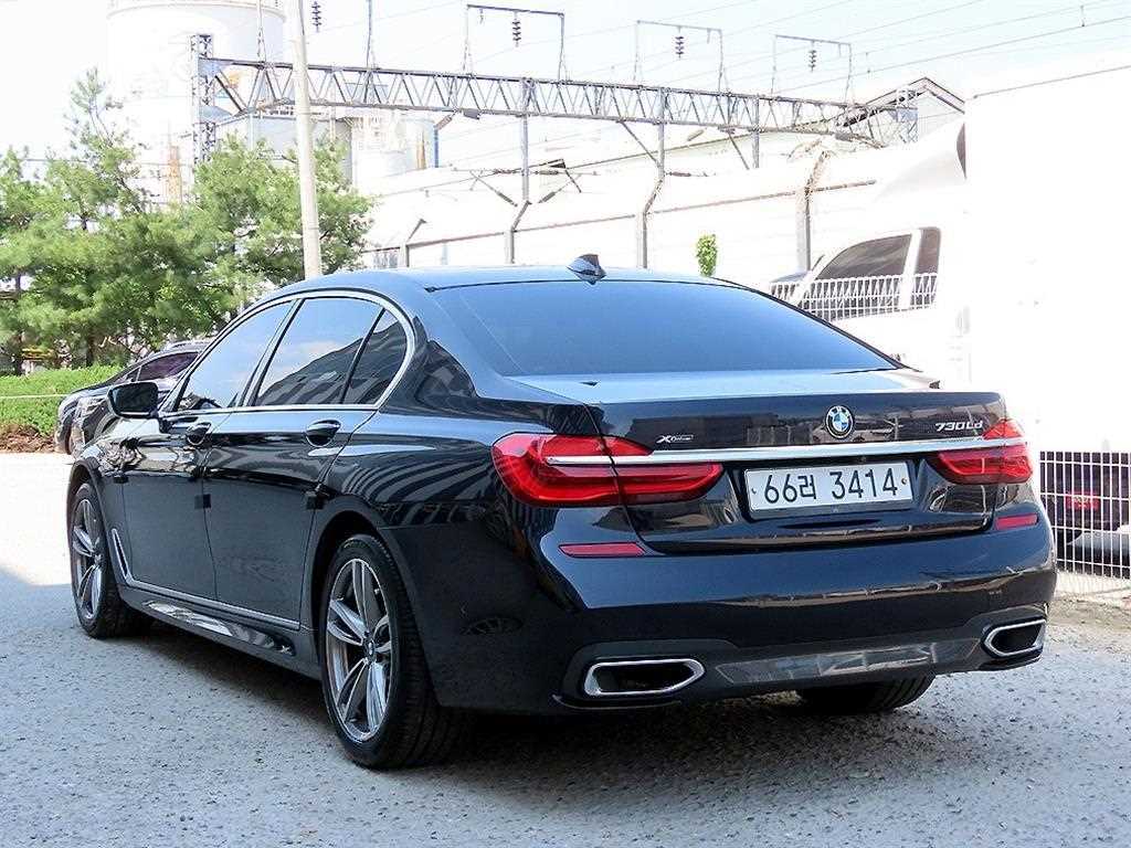 BMW 7 Series - Vista 3