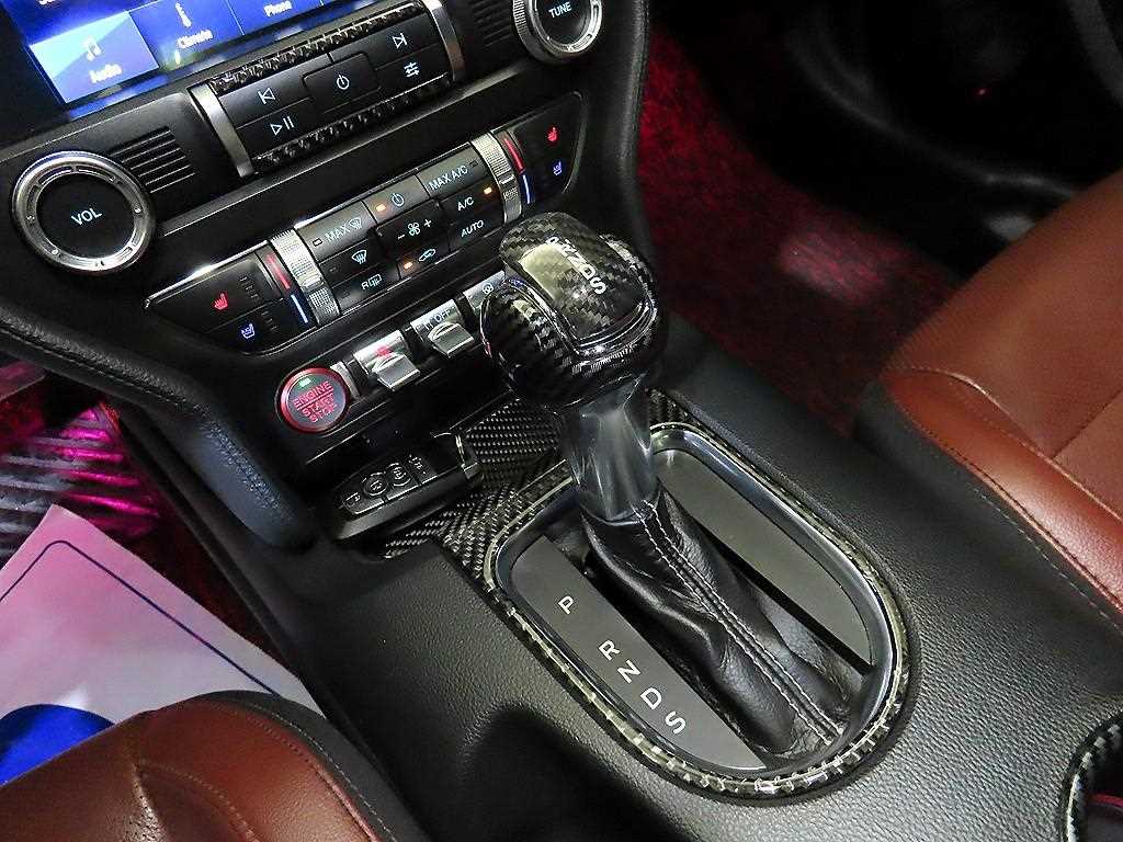 Ford Mustang - Vista 12