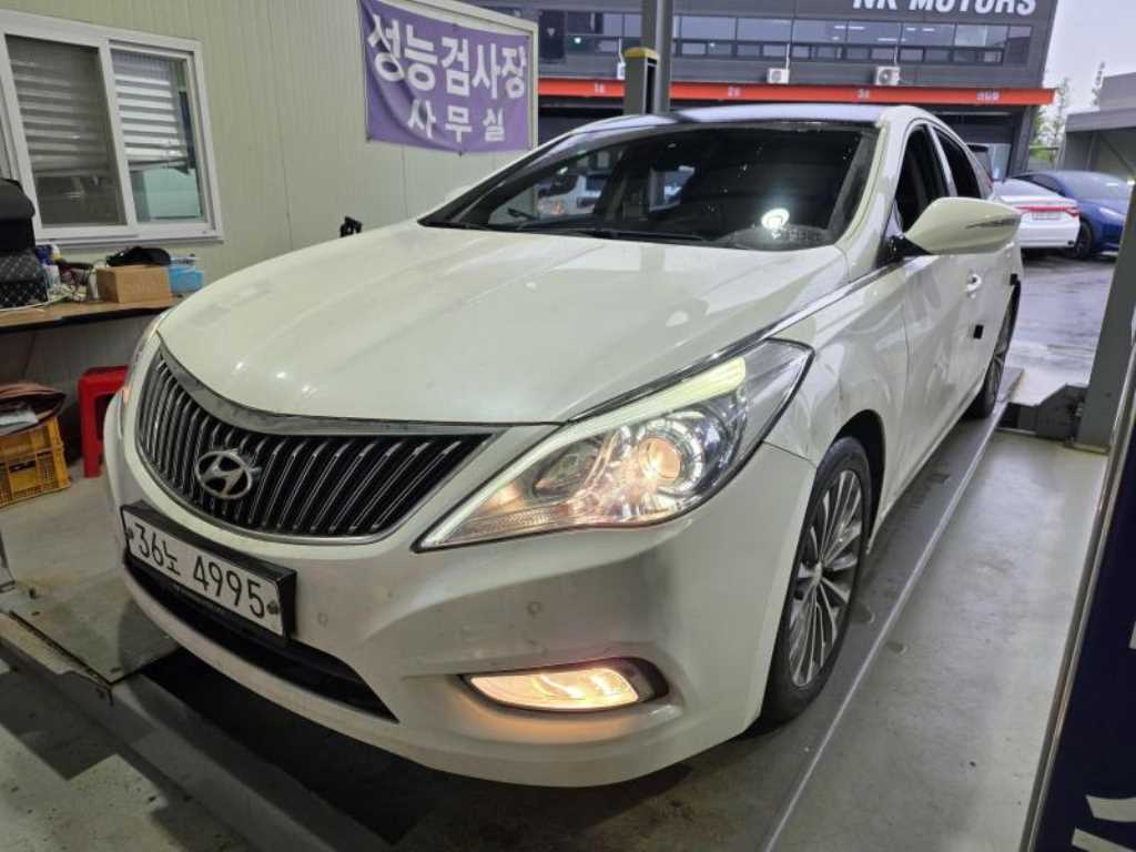 HYUNDAI Grandeur - Vista 2