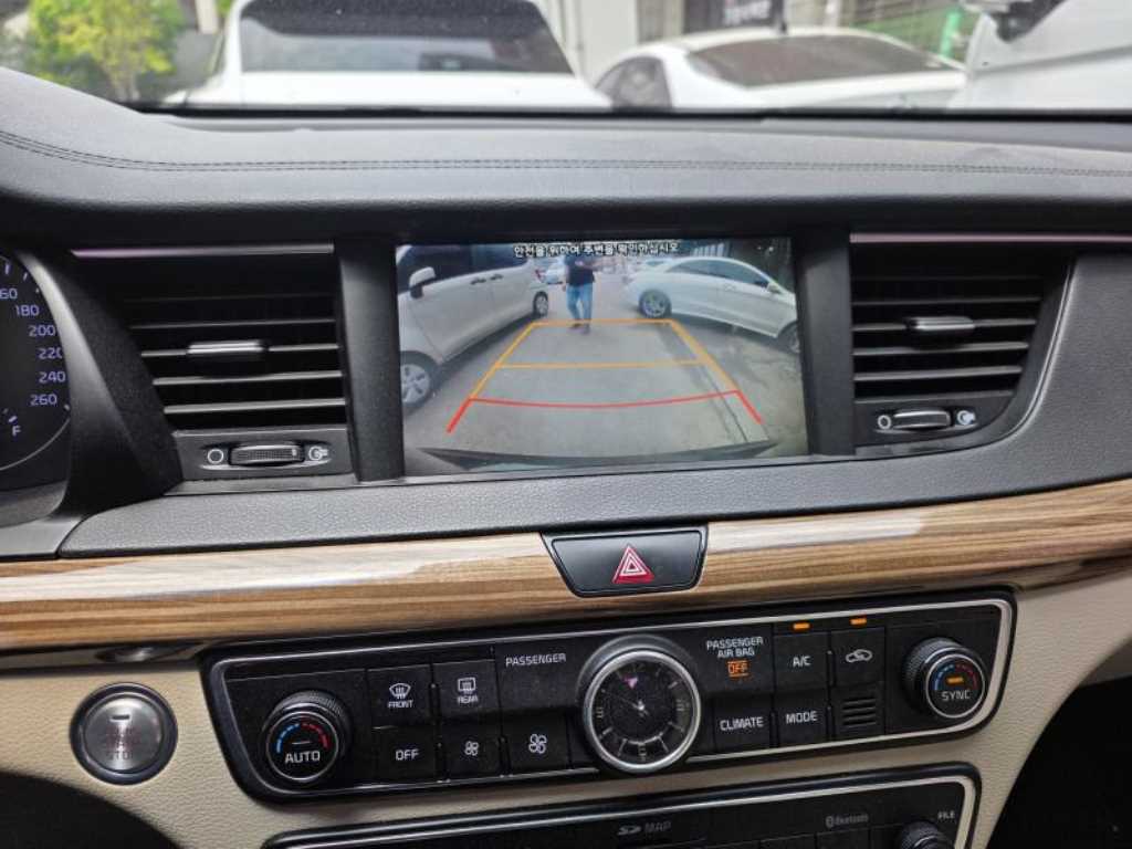 KIA K7 - Vista 10