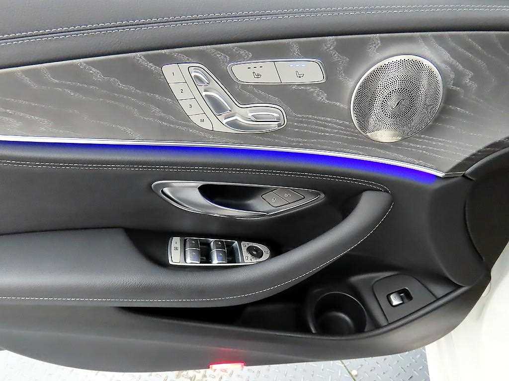Mercedes Benz E class - Vista 11