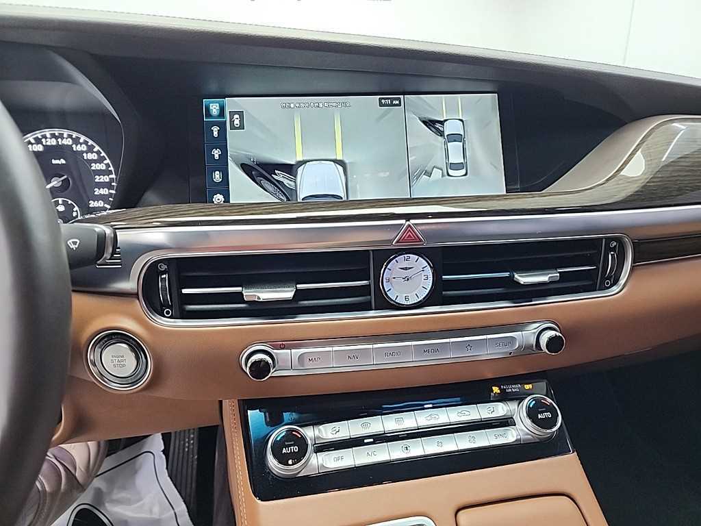 Genesis G90 - Vista 10