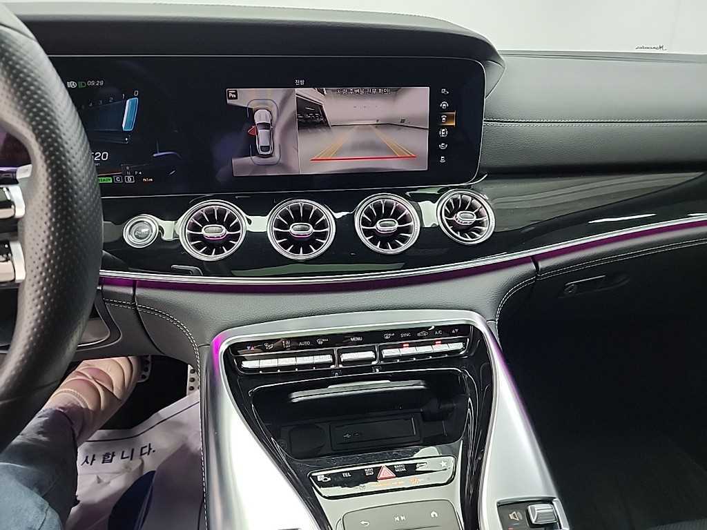 Mercedes Benz AMG GT - Vista 10