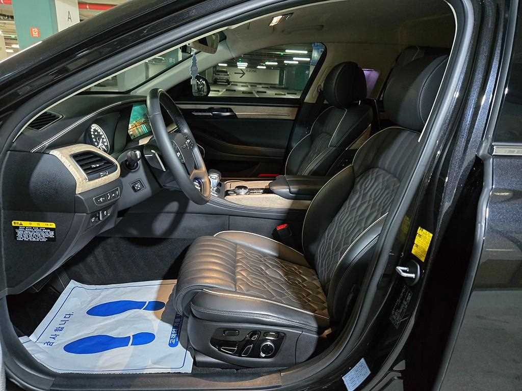 Genesis G90 - Vista 6