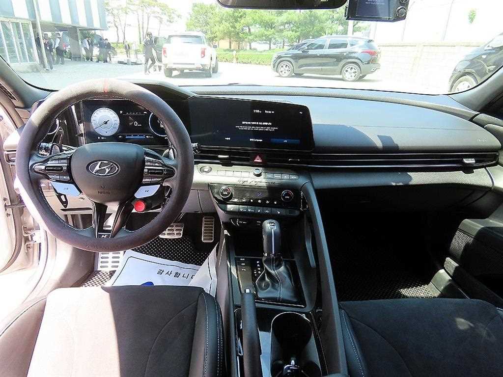 HYUNDAI Avante - Vista 7