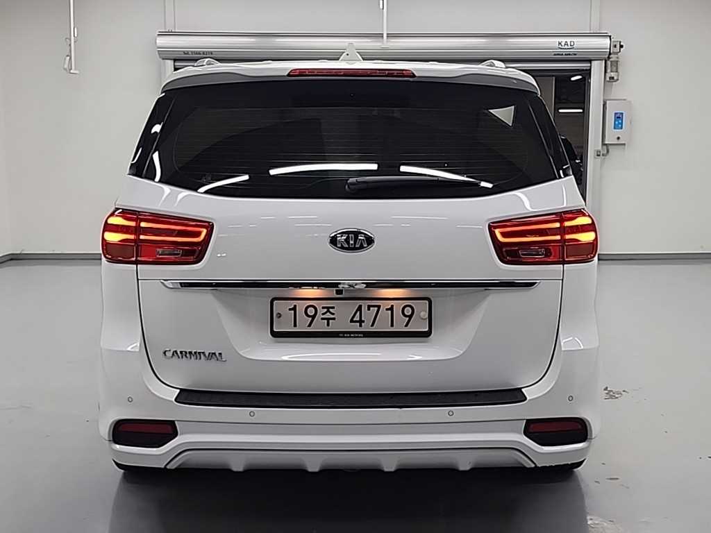 KIA Carnival - Vista 3