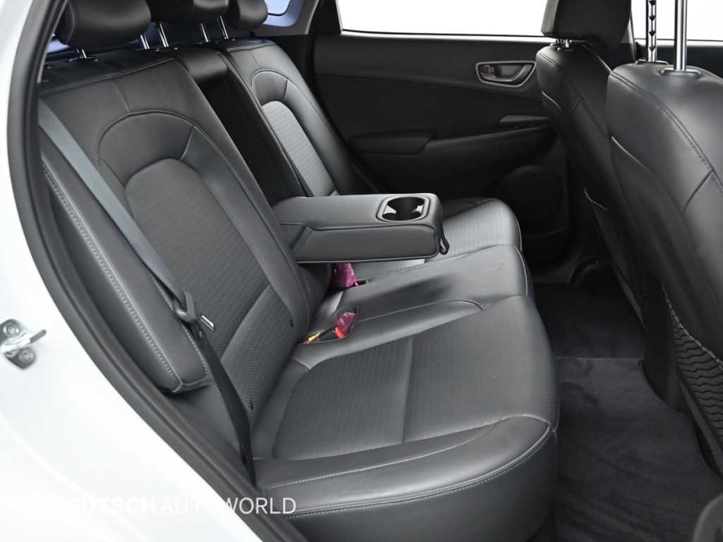 HYUNDAI Kona - Vista 12