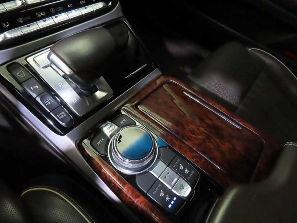 Genesis EQ900 - Vista 12