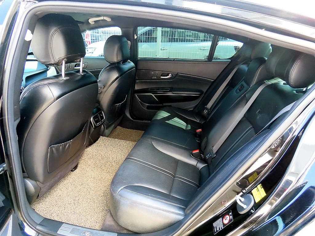 KIA K9 - Vista 6