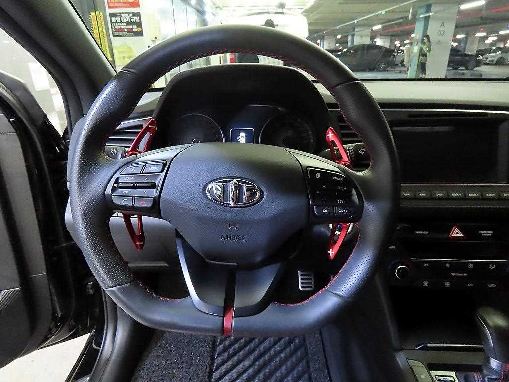 HYUNDAI Avante - Vista 8