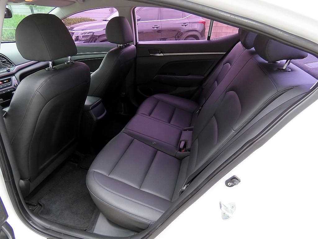 HYUNDAI Avante - Vista 6