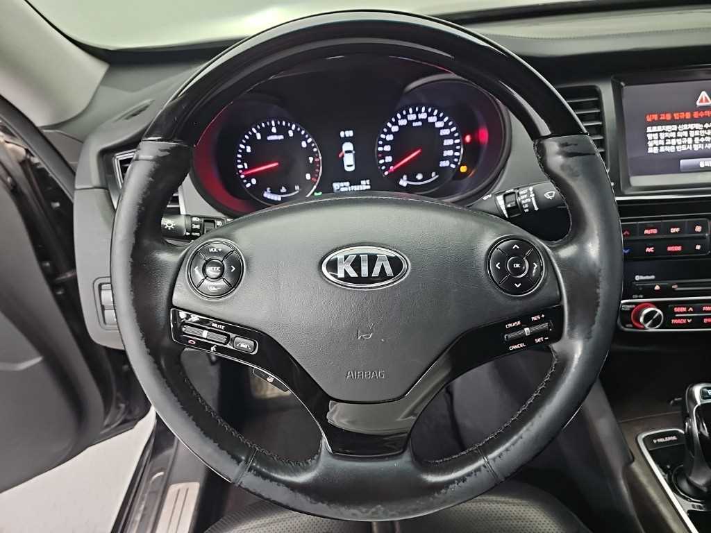 KIA K9 - Vista 9