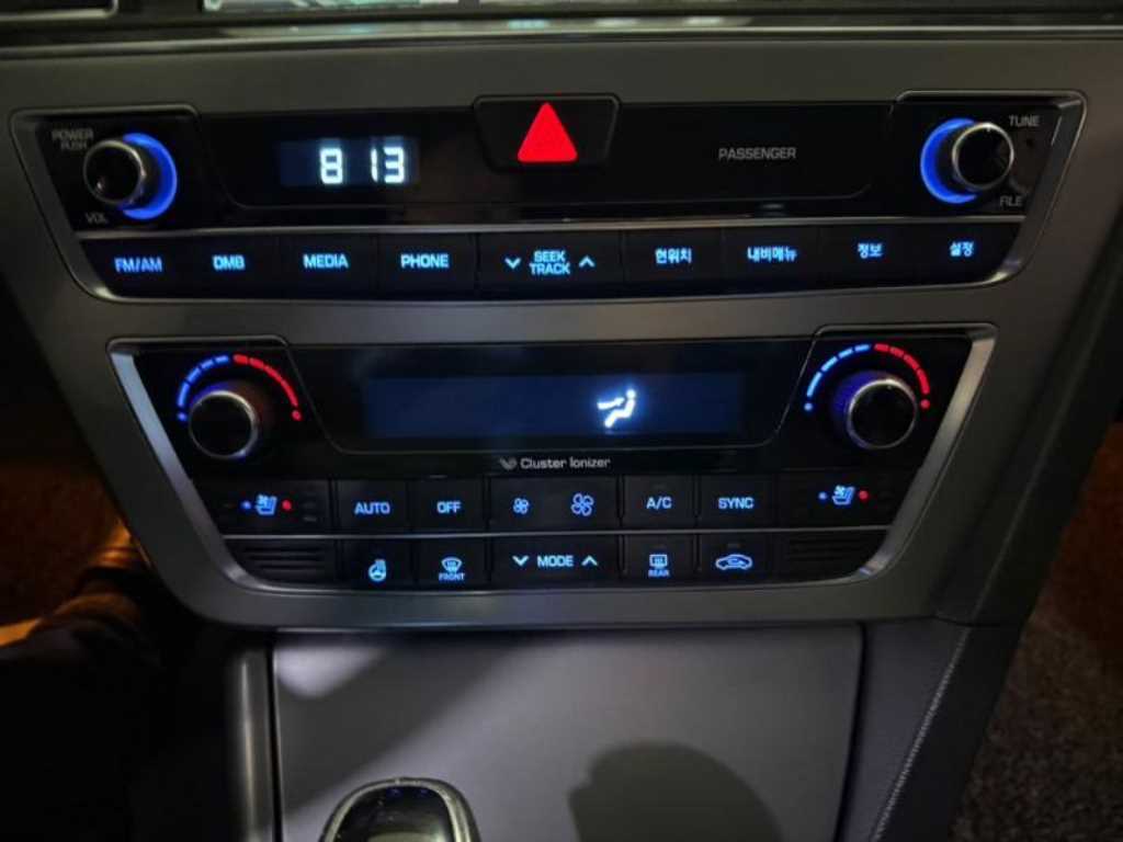 HYUNDAI Sonata - Vista 12