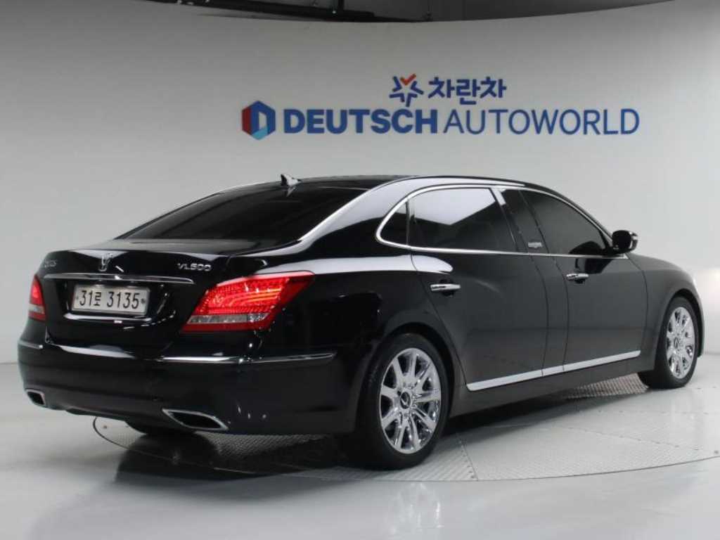 HYUNDAI Equus - Vista 2