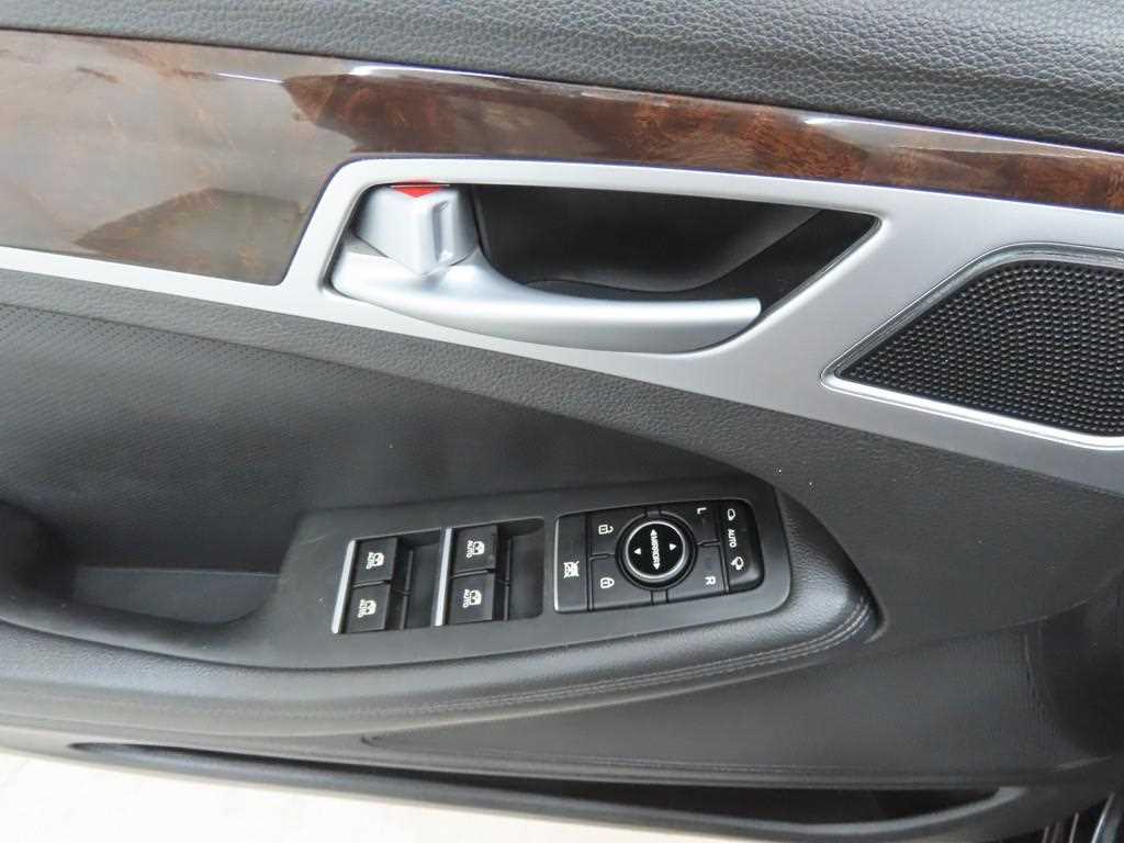 HYUNDAI Genesis - Vista 9