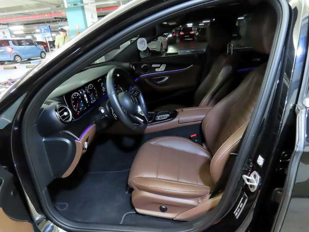 Mercedes Benz E class - Vista 6