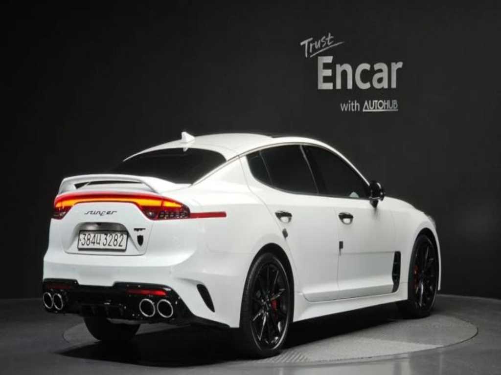 KIA Stinger - Vista 2