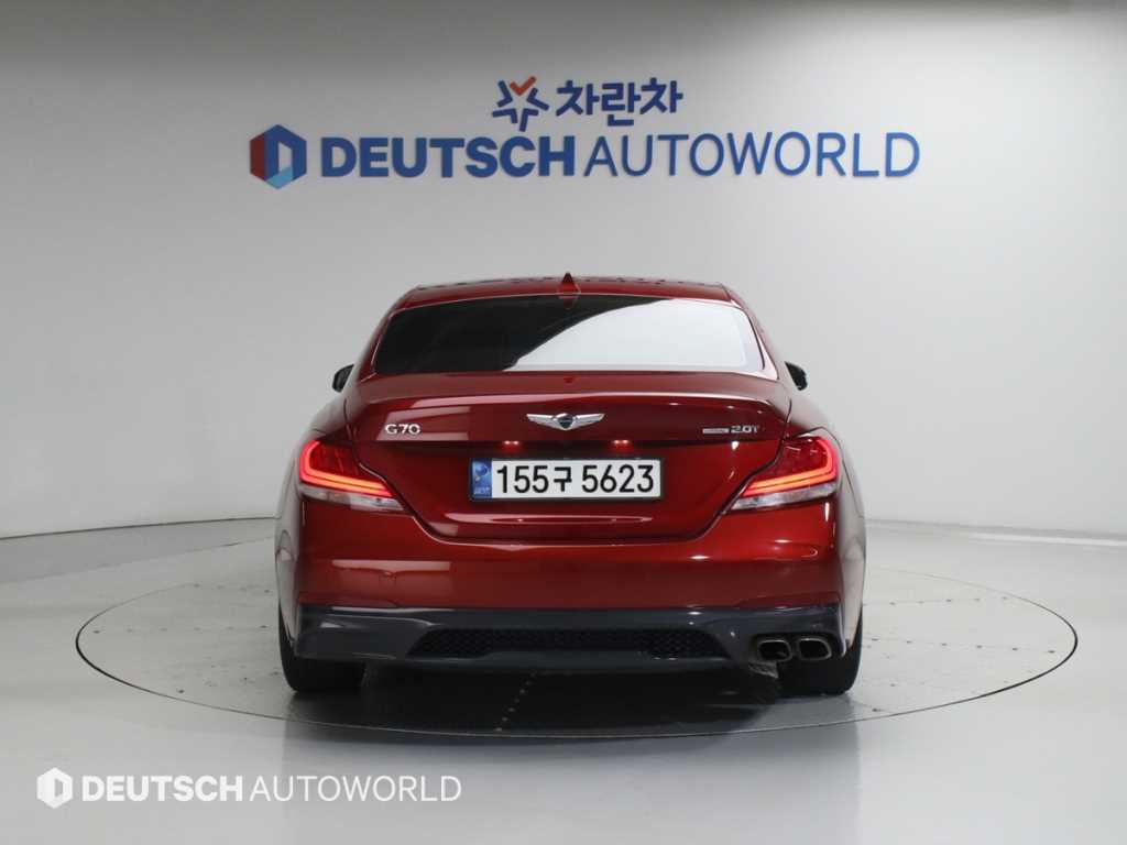 Genesis G70 - Vista 4