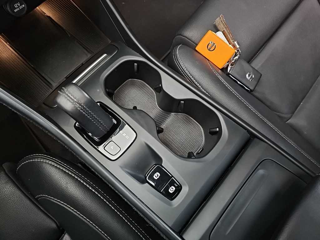 Volvo XC40 - Vista 8