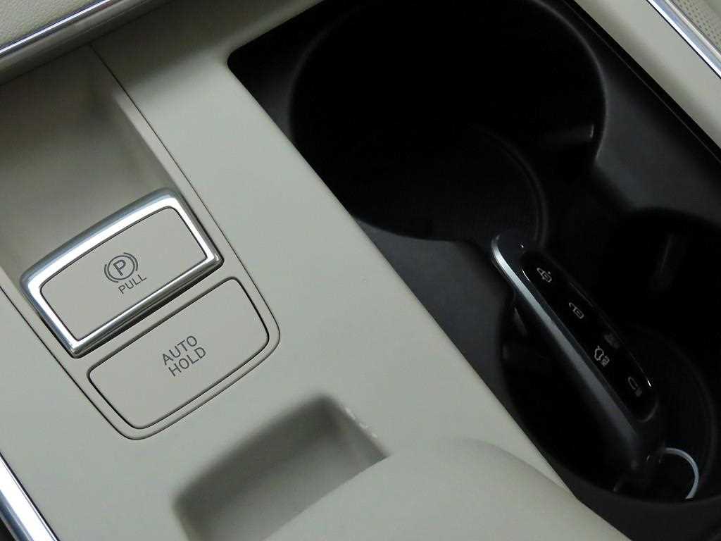 HYUNDAI Grandeur - Vista 11