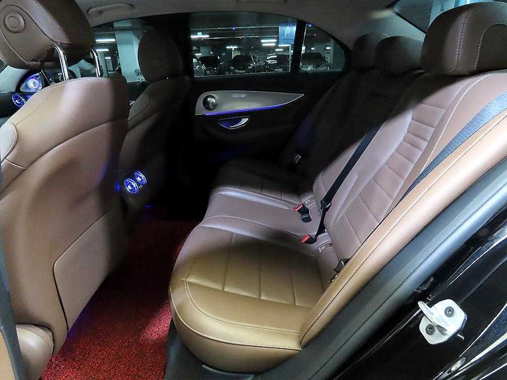 Mercedes Benz E class - Vista 7
