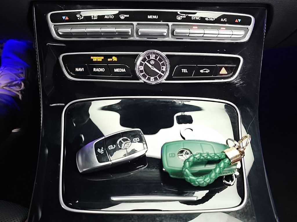 Mercedes Benz E class - Vista 9