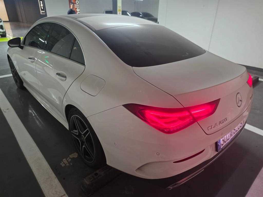 Mercedes Benz CLA Class - Vista 5