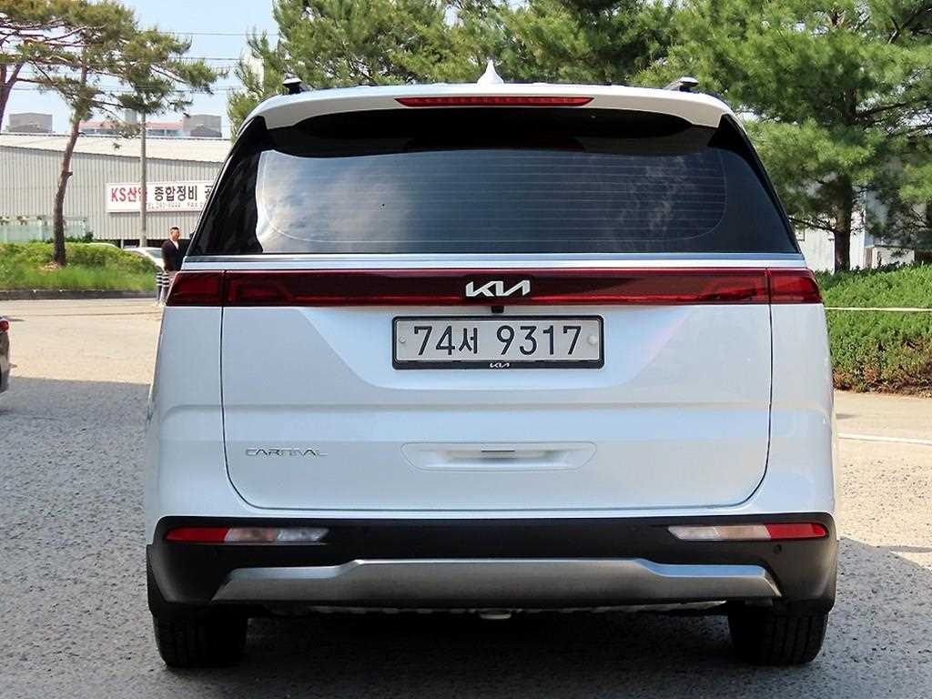 KIA Carnival - Vista 4