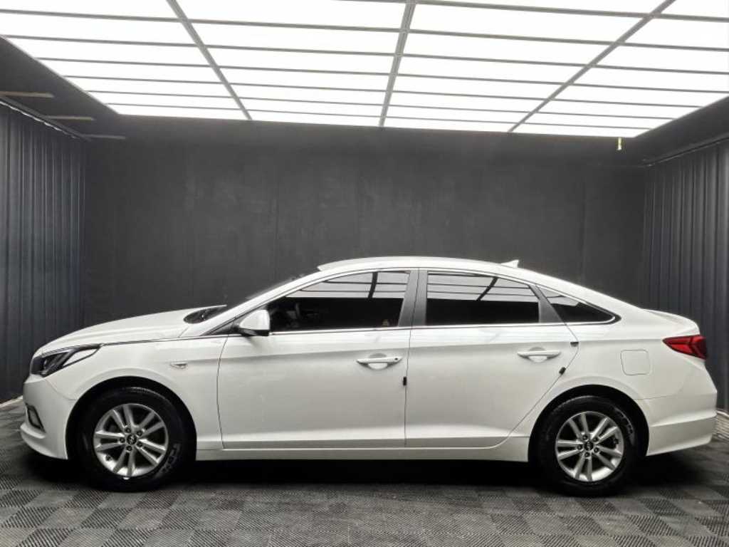 HYUNDAI Sonata - Vista 2