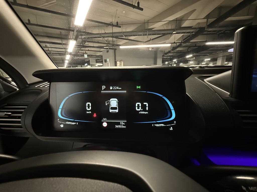 HYUNDAI Casper - Vista 11