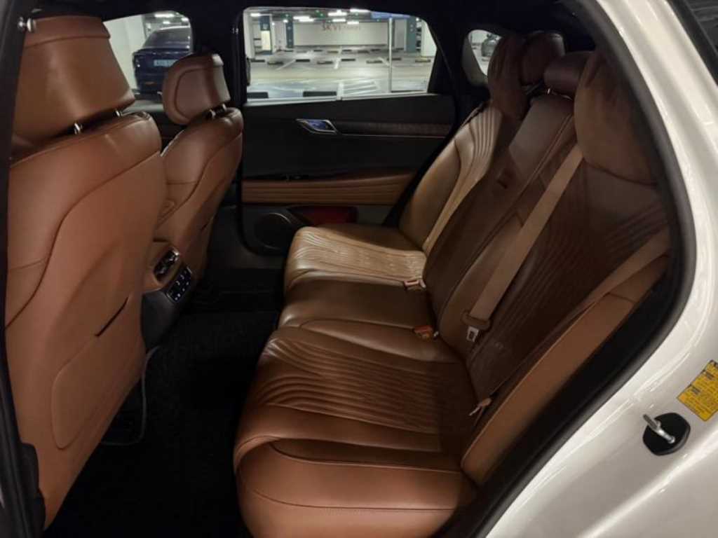 Genesis G80 - Vista 6