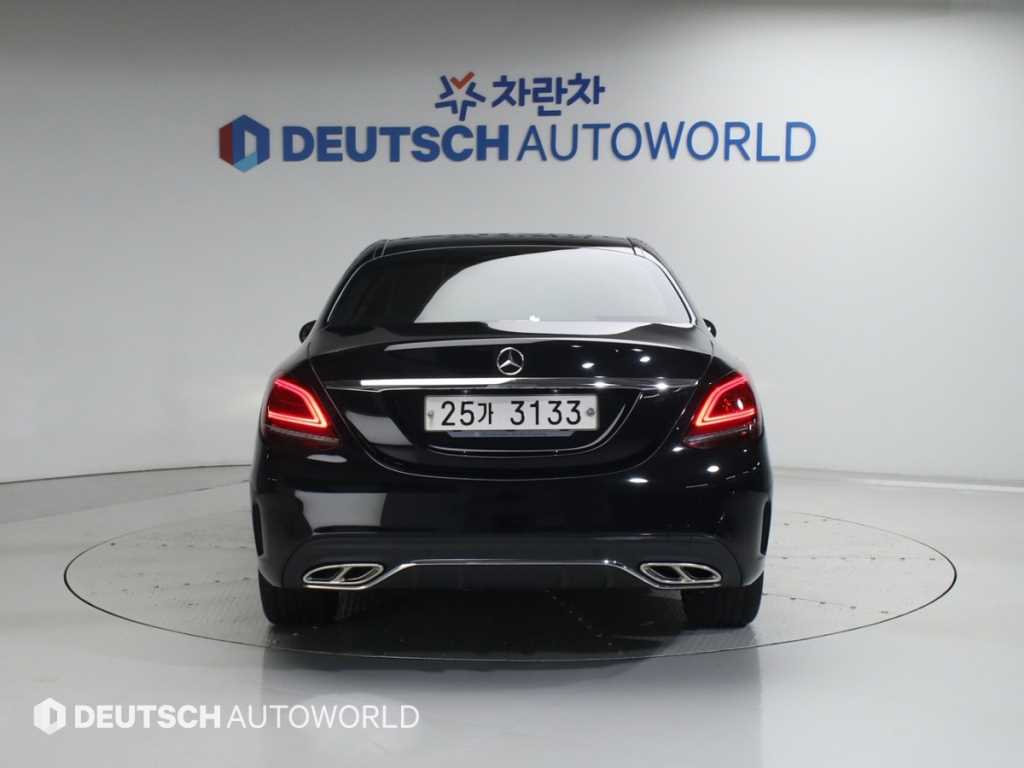 Mercedes Benz C Class - Vista 4