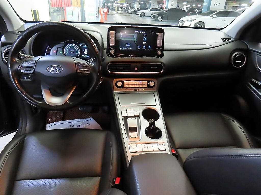 HYUNDAI Kona - Vista 10