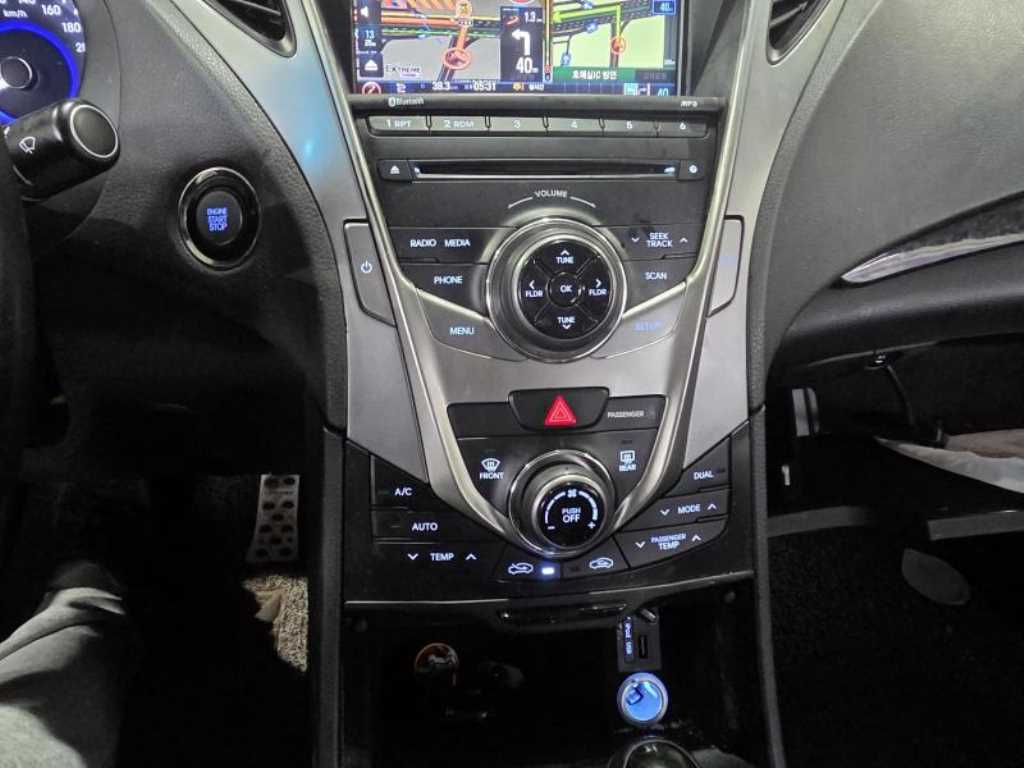 HYUNDAI Grandeur - Vista 9