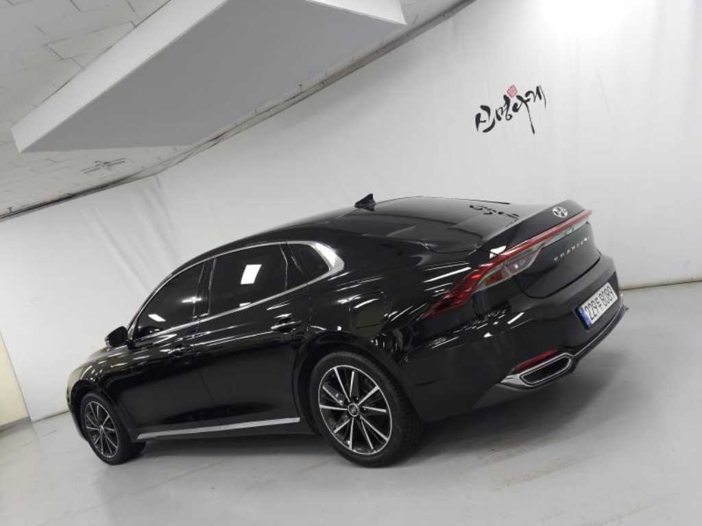 HYUNDAI Grandeur - Vista 4