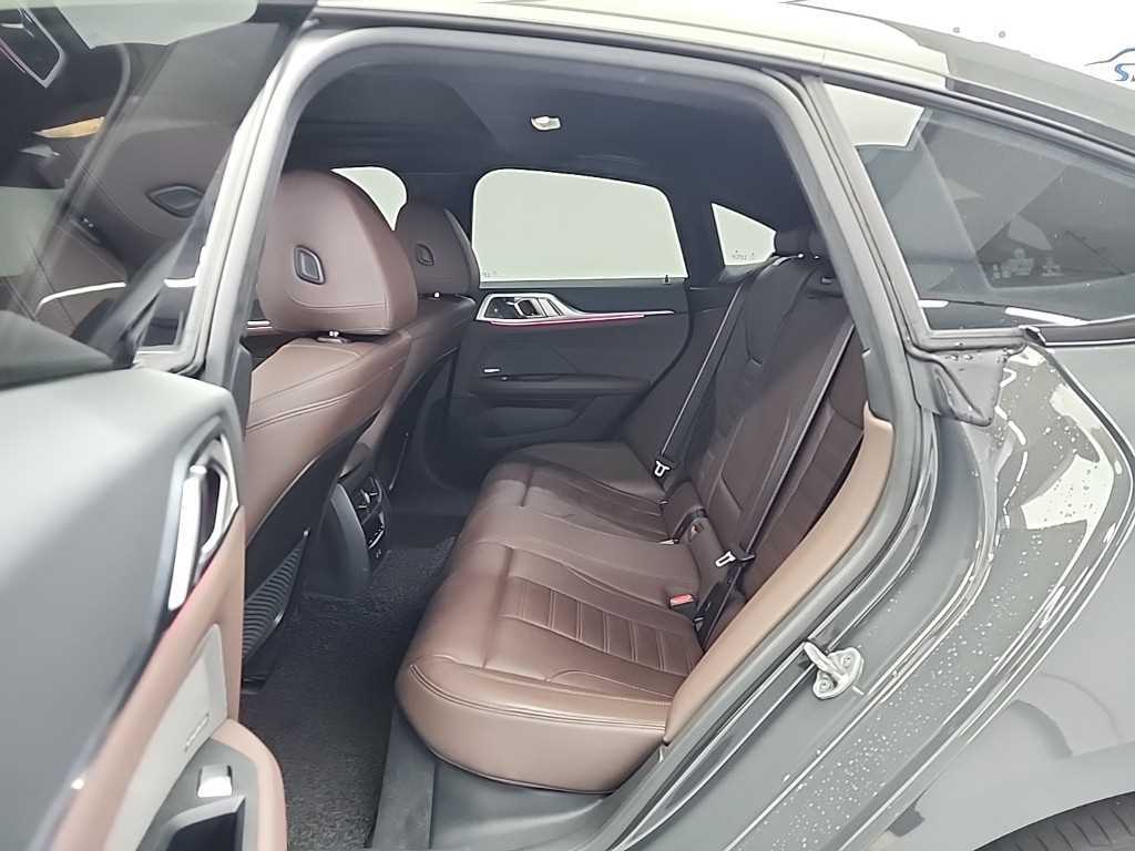 BMW i4 - Vista 12