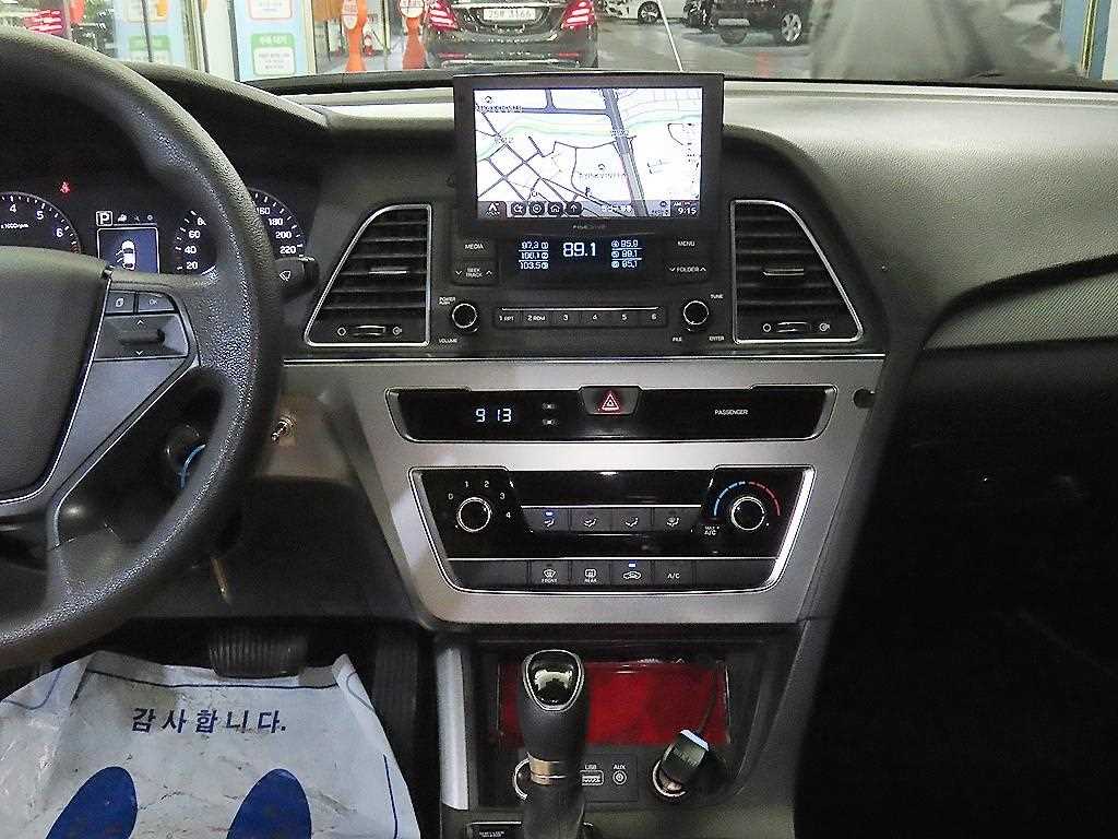 HYUNDAI Sonata - Vista 11